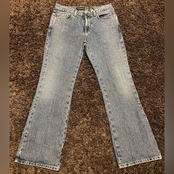 Express Denim - Express Women’s Size 5/6 Short (28.5” Inseam / 9” Rise) Low Rise Flare Jeans EUC